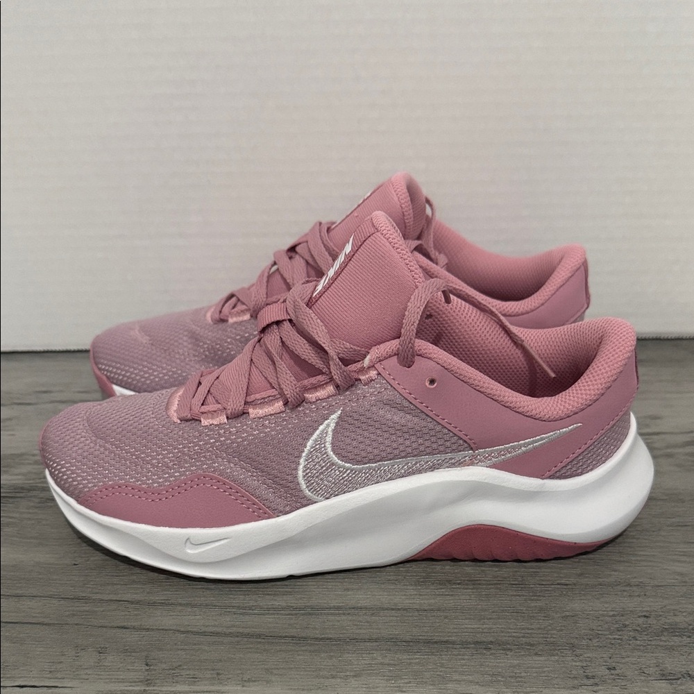 Nike Legend Essential 3 Next Nature Women